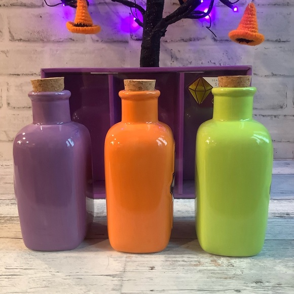SKULL & BONES 3рк Poison Bottles Halloween Decor - Picture 5 of 8